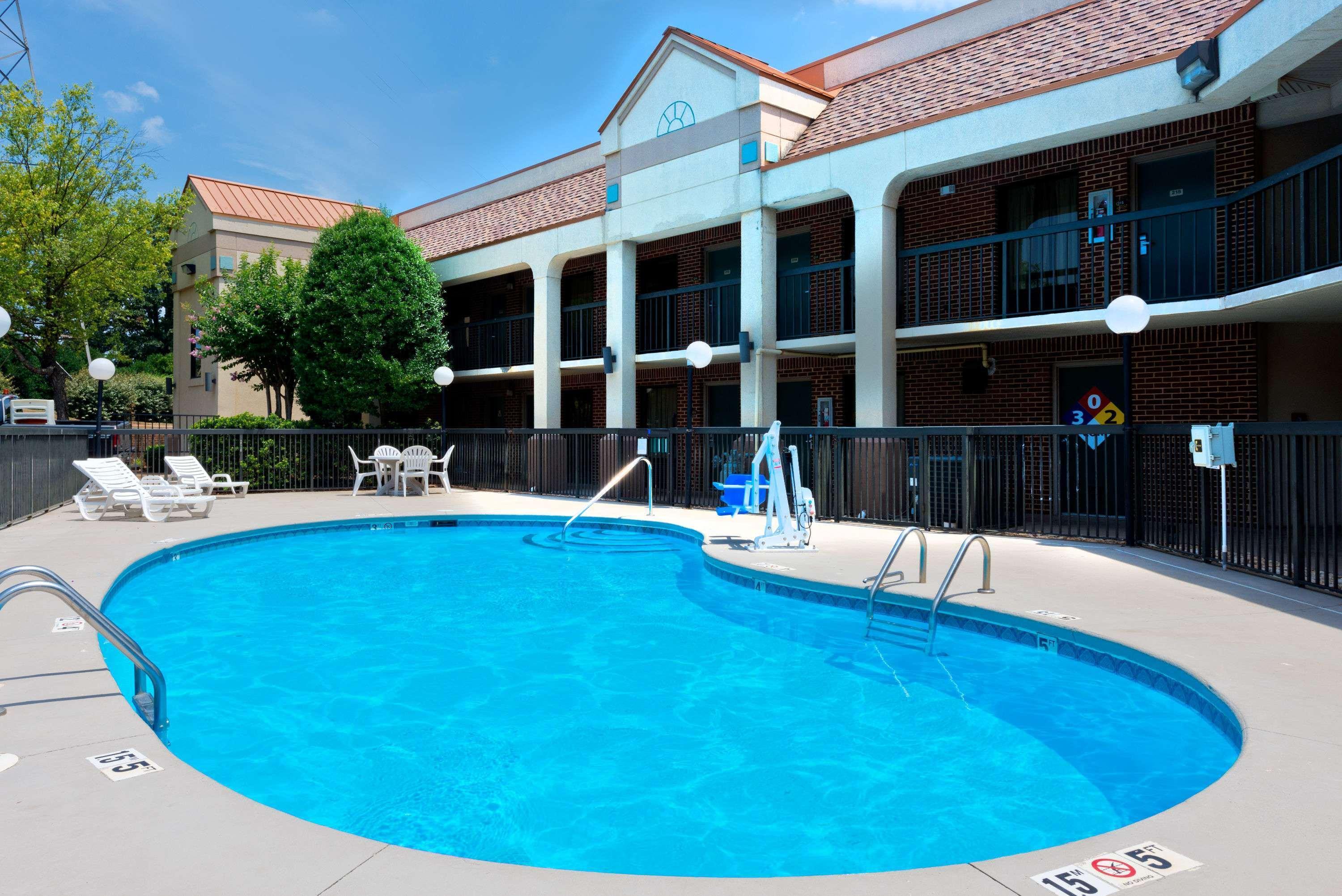 Super 8 By Wyndham Huntersville/Charlotte Area Exterior foto