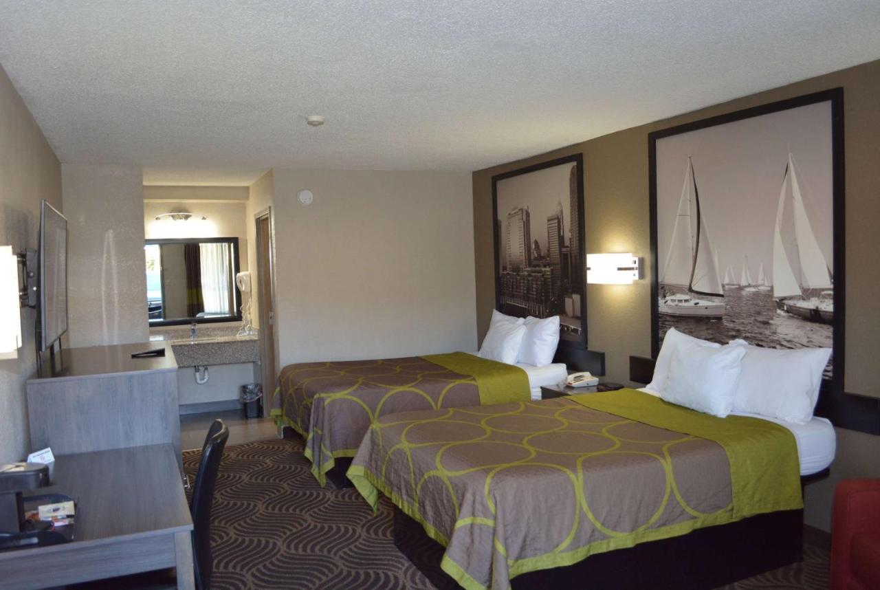 Super 8 By Wyndham Huntersville/Charlotte Area Exterior foto