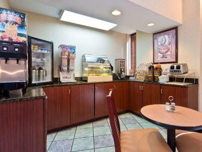 Super 8 By Wyndham Huntersville/Charlotte Area Exterior foto